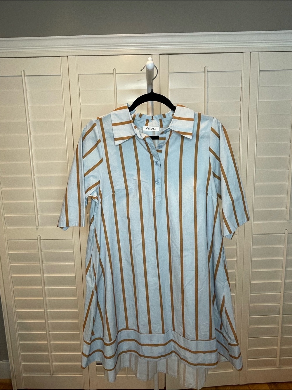 GeeGee Women’s High-Low Striped Dress in Light Blue and Tan NWOT - Size Small